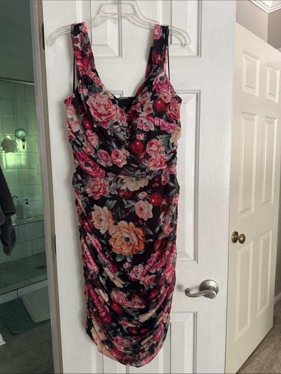 Express Dresses & Skirts - Express Black Floral Ruched Midi Dress